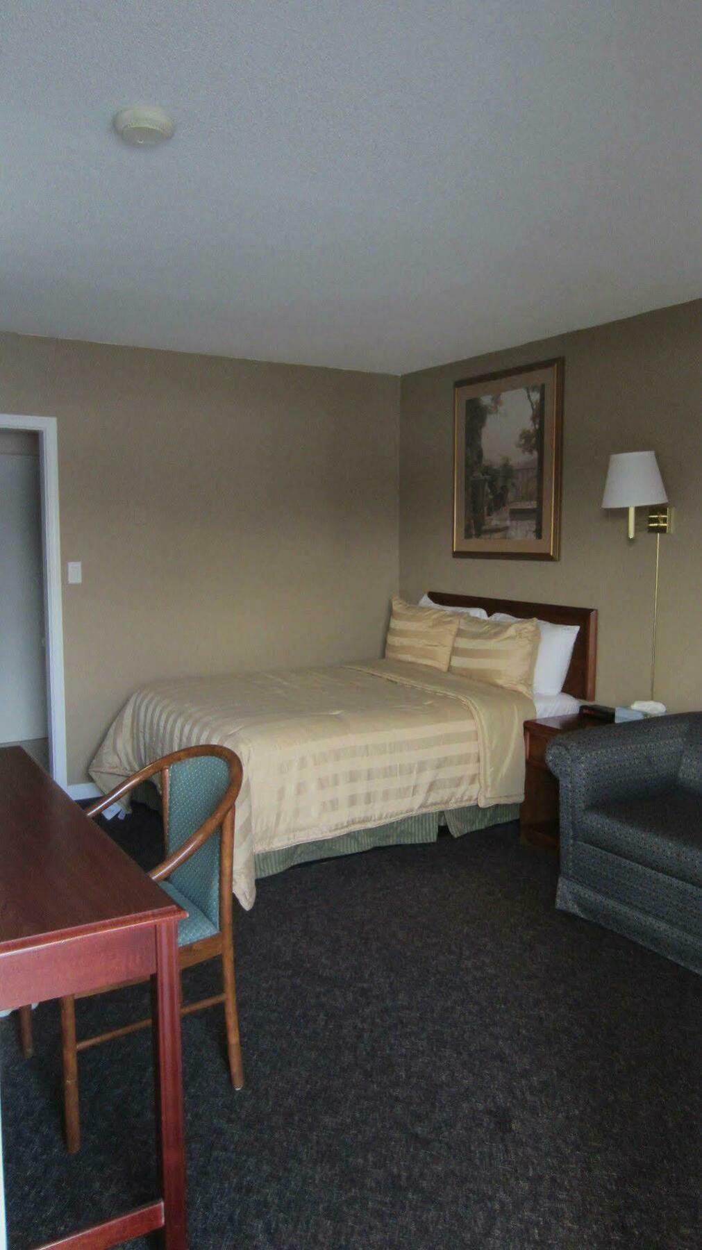 Village Inn & Suites - Sudbury Lively Exterior foto